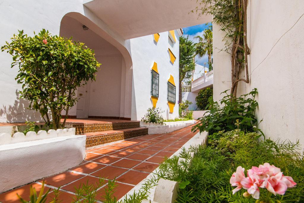 Apartamentos Las Rosas De Capistrano Nerja Exterior photo