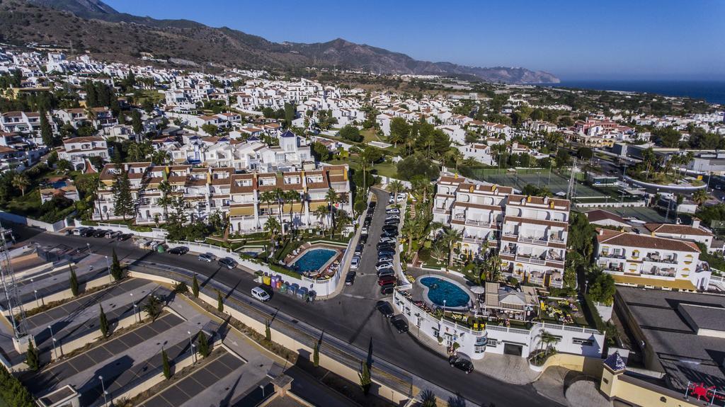 Apartamentos Las Rosas De Capistrano Nerja Exterior photo